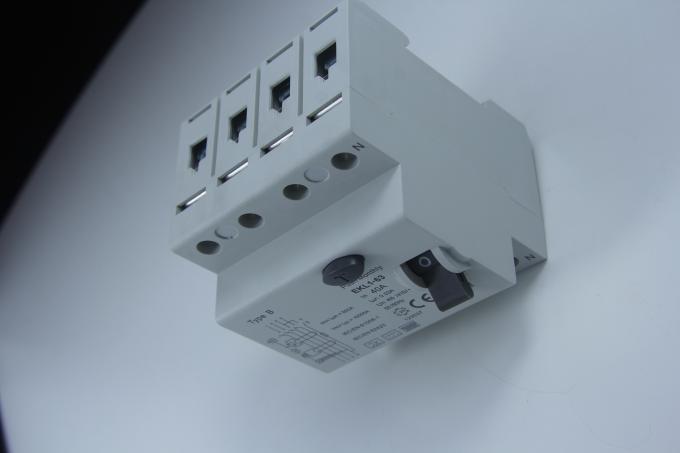 Type B IP20 RCD Circuit Breaker 40A 3 Phase 4 Pole MCB Electromagnetic Mode 2