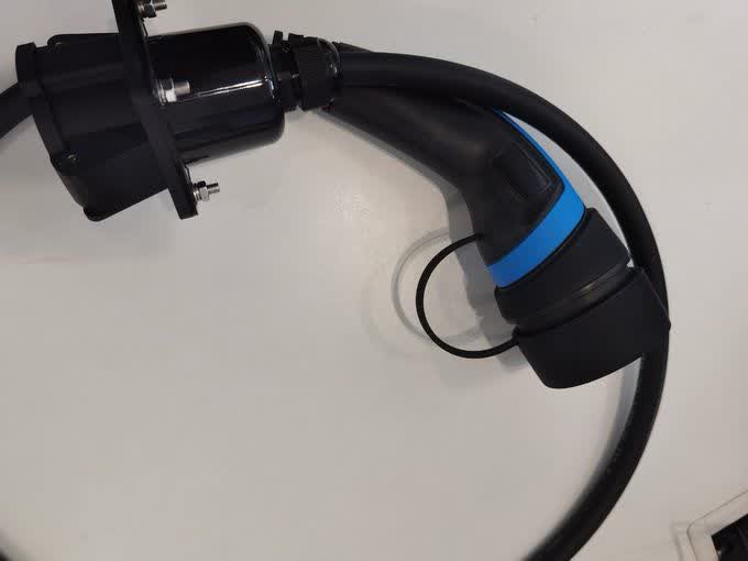 32A 3Phase Type 1 To Type 2 EV Adapter IP55 Waterproof Protection Grade 1